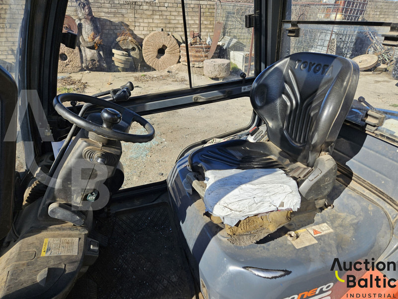 Toyota E 811 - Stivuitor diesel: Foto 5 Toyota E 811 - Stivuitor diesel: Foto 5