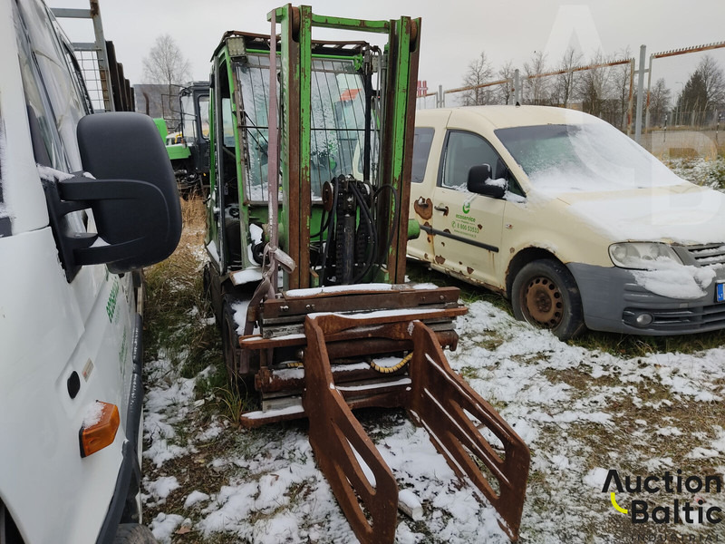 UniCarriers 30 - Stivuitor diesel: Foto 3 UniCarriers 30 - Stivuitor diesel: Foto 3