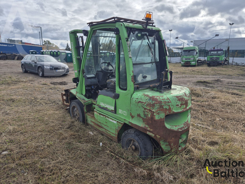 UniCarriers 30 - Stivuitor diesel: Foto 5 UniCarriers 30 - Stivuitor diesel: Foto 5