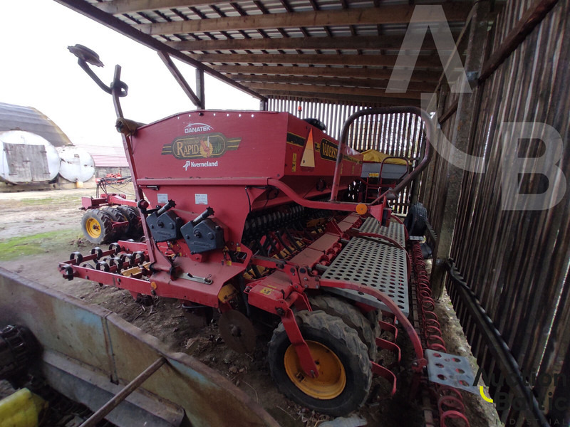 Vaderstad Rapid400C - Maşină agricole pentru semanat: Foto 3 Vaderstad Rapid400C - Maşină agricole pentru semanat: Foto 3