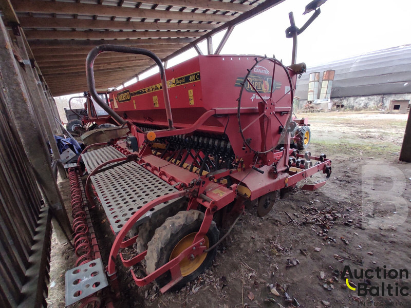 Vaderstad Rapid400C - Maşină agricole pentru semanat: Foto 4 Vaderstad Rapid400C - Maşină agricole pentru semanat: Foto 4