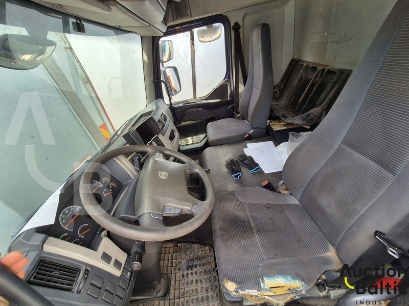 Volvo FL240 - Camion furgon: Foto 4 Volvo FL240 - Camion furgon: Foto 4