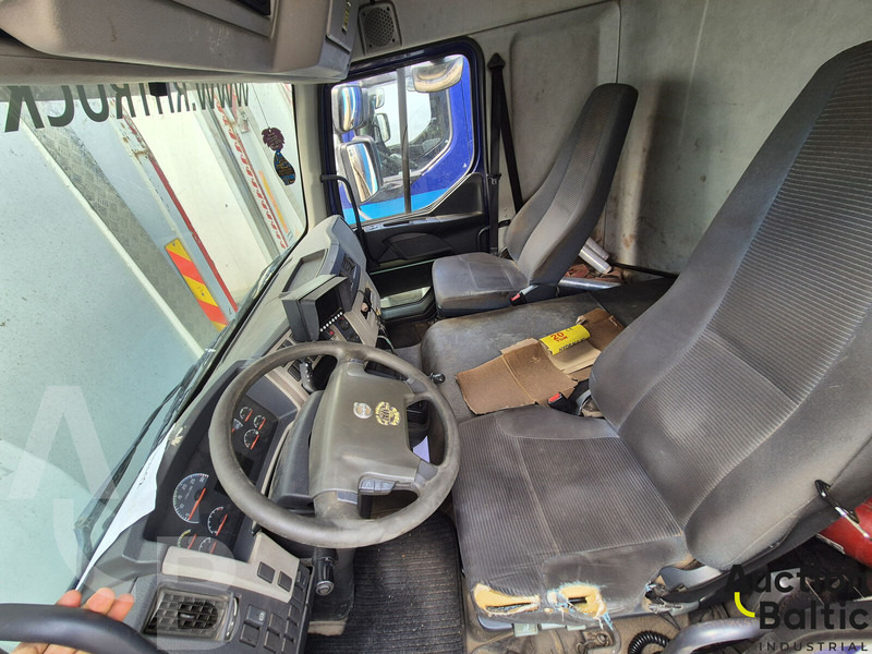 Volvo FL240 - Camion furgon: Foto 5 Volvo FL240 - Camion furgon: Foto 5
