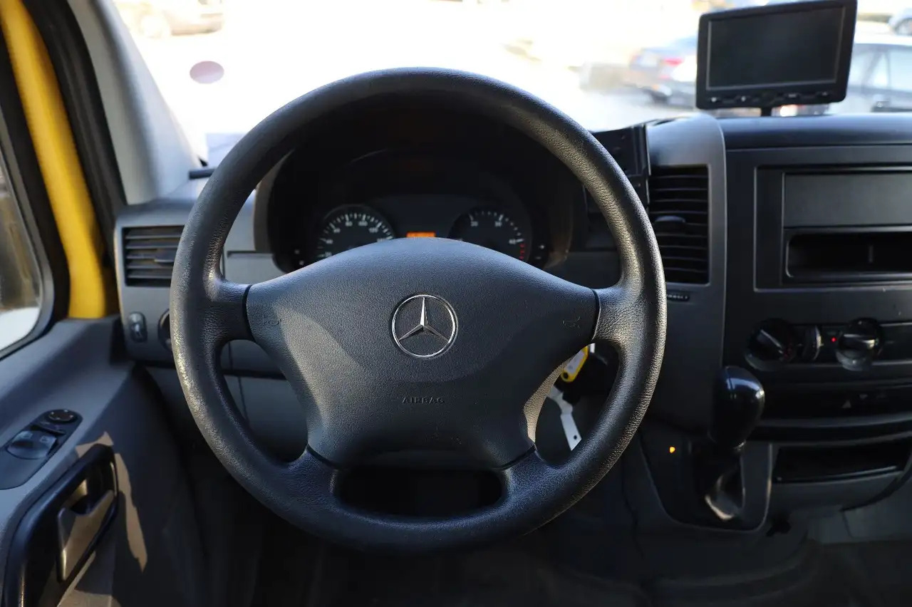 Mercedes-Benz Sprinter II Pritsche/ Koffer/Regalsystem - Autoutilitară box: Foto 5 Mercedes-Benz Sprinter II Pritsche/ Koffer/Regalsystem - Autoutilitară box: Foto 5