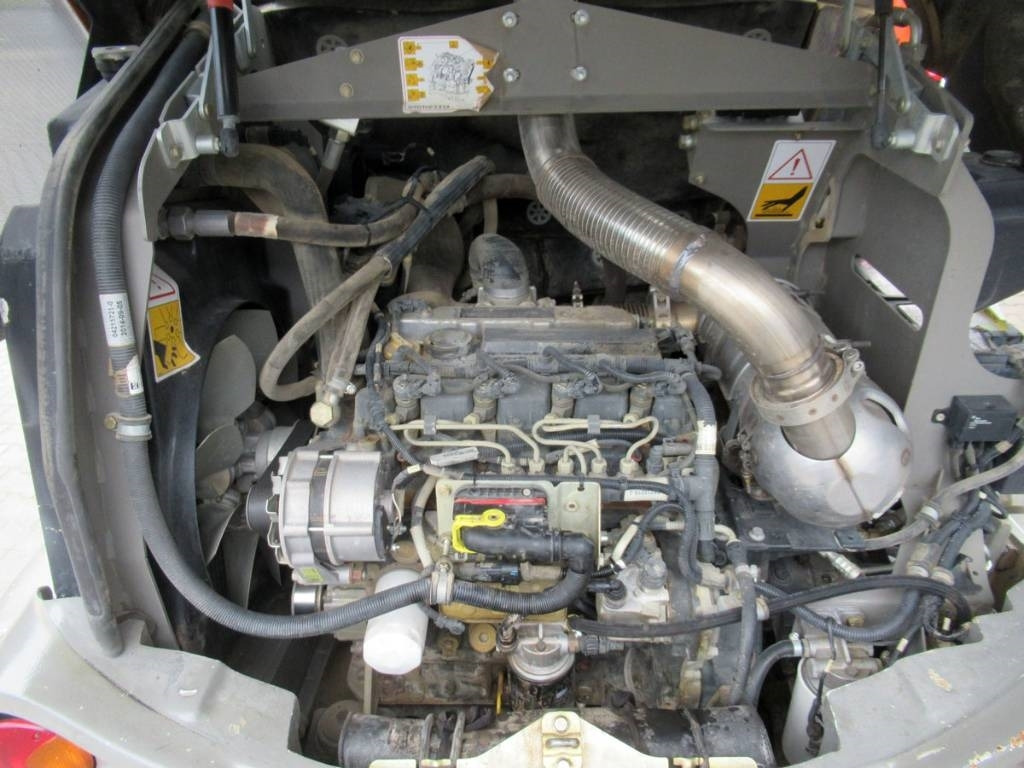 Încărcător frontal pe pneuri Atlas AR 65: Foto 8