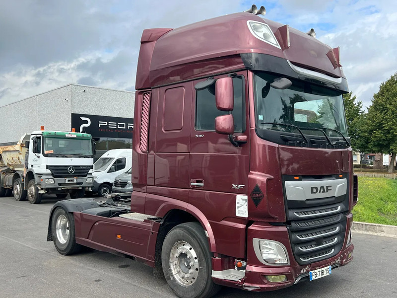 DAF XF 530 Super space **XF530 full spoiler**2018** - Cap tractor: Foto 2 DAF XF 530 Super space **XF530 full spoiler**2018** - Cap tractor: Foto 2