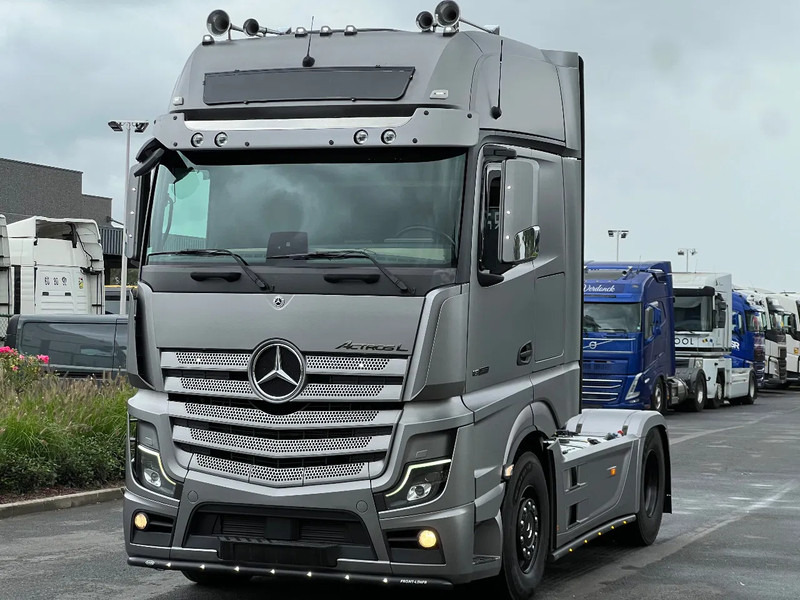 Mercedes-Benz Actros 1863 GIGASPACE*ACTROS L 1863*Full OPTIONS* - Cap tractor: Foto 1 Mercedes-Benz Actros 1863 GIGASPACE*ACTROS L 1863*Full OPTIONS* - Cap tractor: Foto 1