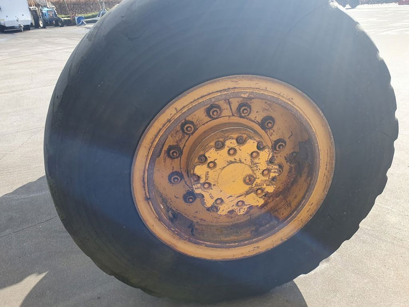 Vissers Mechanisatie As met banden - Punte şi piese pentru Camion: Foto 2 Vissers Mechanisatie As met banden - Punte şi piese pentru Camion: Foto 2