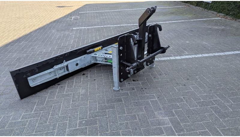 Zocon Rubberschuif 2.80 mtr Giant + 3-punts - Utilaje de creştere vite: Foto 3 Zocon Rubberschuif 2.80 mtr Giant + 3-punts - Utilaje de creştere vite: Foto 3