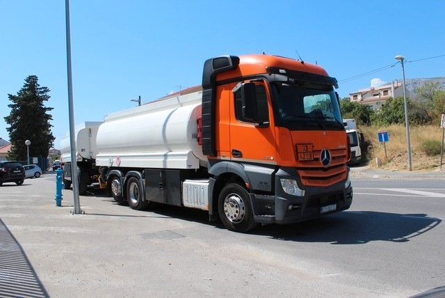 Mercedes-Benz Actros 2548 6x2/4 - Camion cisternă: Foto 3 Mercedes-Benz Actros 2548 6x2/4 - Camion cisternă: Foto 3