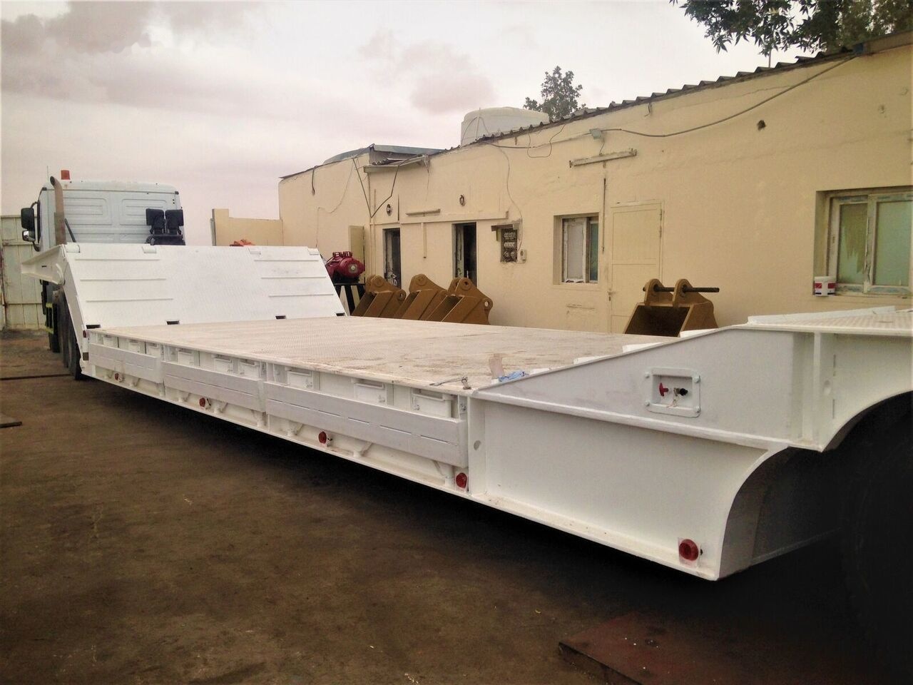 AME 120 Ton 4 Axle Front Loading Lowbed Semi-Trailer - Semiremorcă transport agabaritic: Foto 4 AME 120 Ton 4 Axle Front Loading Lowbed Semi-Trailer - Semiremorcă transport agabaritic: Foto 4