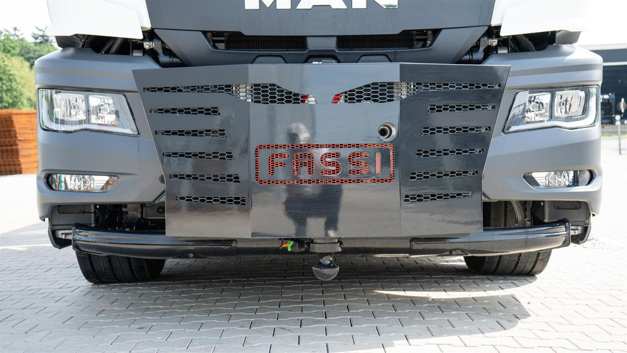 MAN 35.470 8x2 Kran F710 RA2.26 - Camion, Camion cu macara: Foto 2 MAN 35.470 8x2 Kran F710 RA2.26 - Camion, Camion cu macara: Foto 2