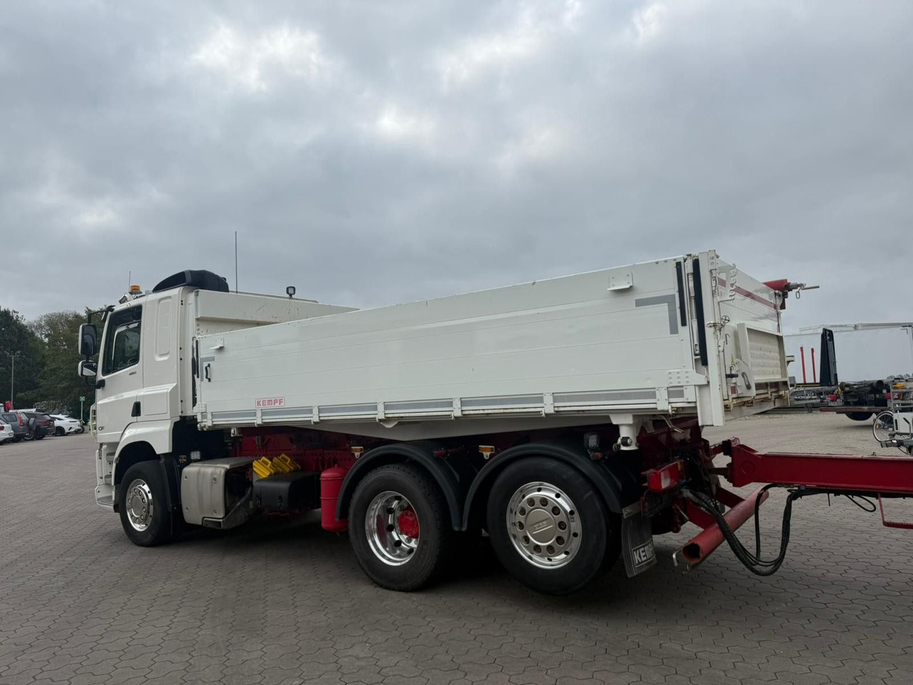 DAF CF 480 FAN 6x2 Dreiseitenkipper Inkl. Anhänger - Camion basculantă: Foto 4 DAF CF 480 FAN 6x2 Dreiseitenkipper Inkl. Anhänger - Camion basculantă: Foto 4