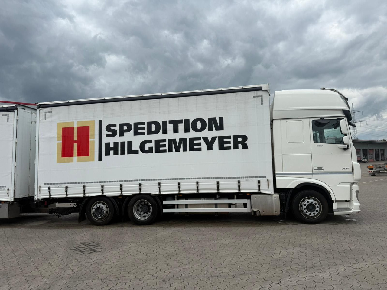 DAF XF 480 FAN LowDeck 6x2 Jumbo Inklusive Anhänger - Camion cu prelată: Foto 4 DAF XF 480 FAN LowDeck 6x2 Jumbo Inklusive Anhänger - Camion cu prelată: Foto 4