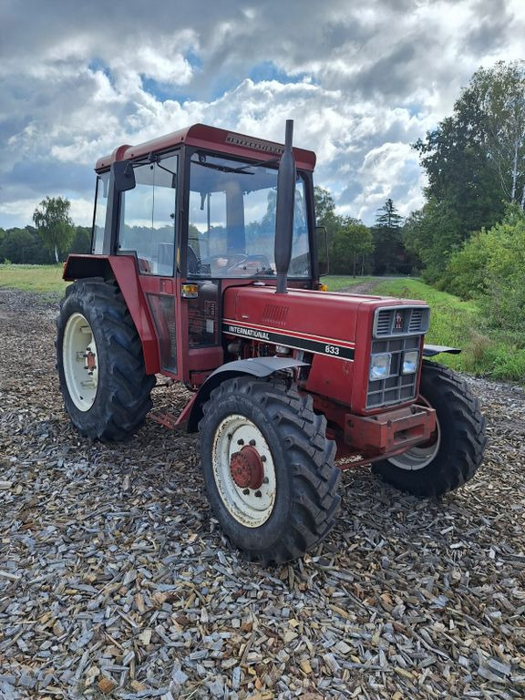 IHC 833 Allrad Kabine - Tractor agricol: Foto 3 IHC 833 Allrad Kabine - Tractor agricol: Foto 3