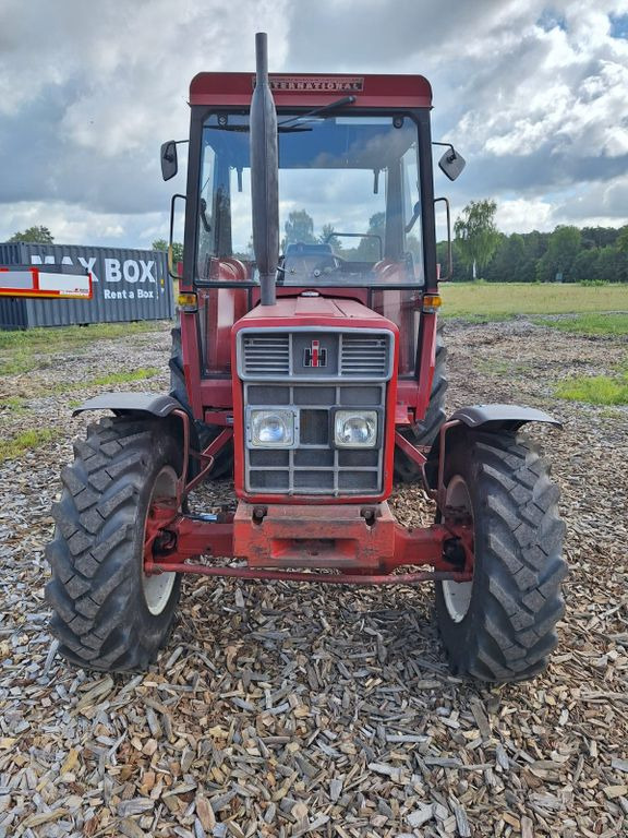IHC 833 Allrad Kabine - Tractor agricol: Foto 2 IHC 833 Allrad Kabine - Tractor agricol: Foto 2