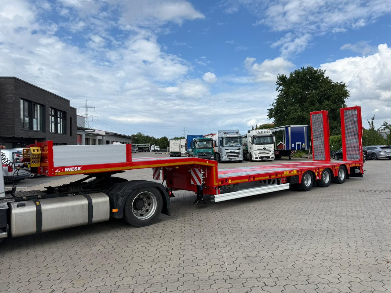 Kässbohrer SLS.HS Tieflader mit hydr. Schwanenhals Kässbohrer SLS.HS Tieflader mit hydr. Schwanenhals - Semiremorcă transport agabaritic: Foto 2 Kässbohrer SLS.HS Tieflader mit hydr. Schwanenhals Kässbohrer SLS.HS Tieflader mit hydr. Schwanenhals - Semiremorcă transport agabaritic: Foto 2