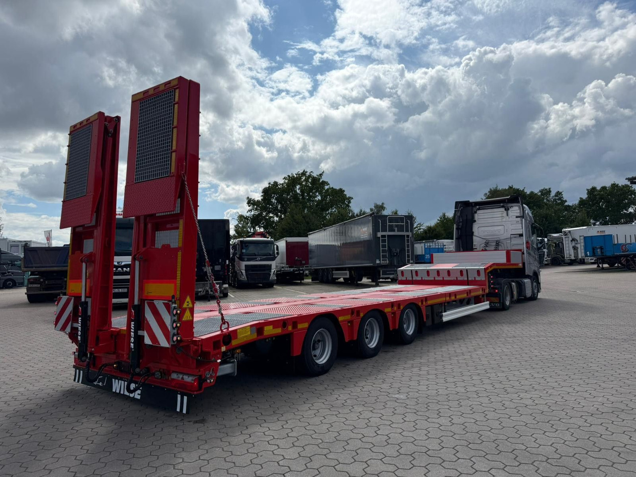 Kässbohrer SLS.HS Tieflader mit hydr. Schwanenhals Kässbohrer SLS.HS Tieflader mit hydr. Schwanenhals - Semiremorcă transport agabaritic: Foto 4 Kässbohrer SLS.HS Tieflader mit hydr. Schwanenhals Kässbohrer SLS.HS Tieflader mit hydr. Schwanenhals - Semiremorcă transport agabaritic: Foto 4