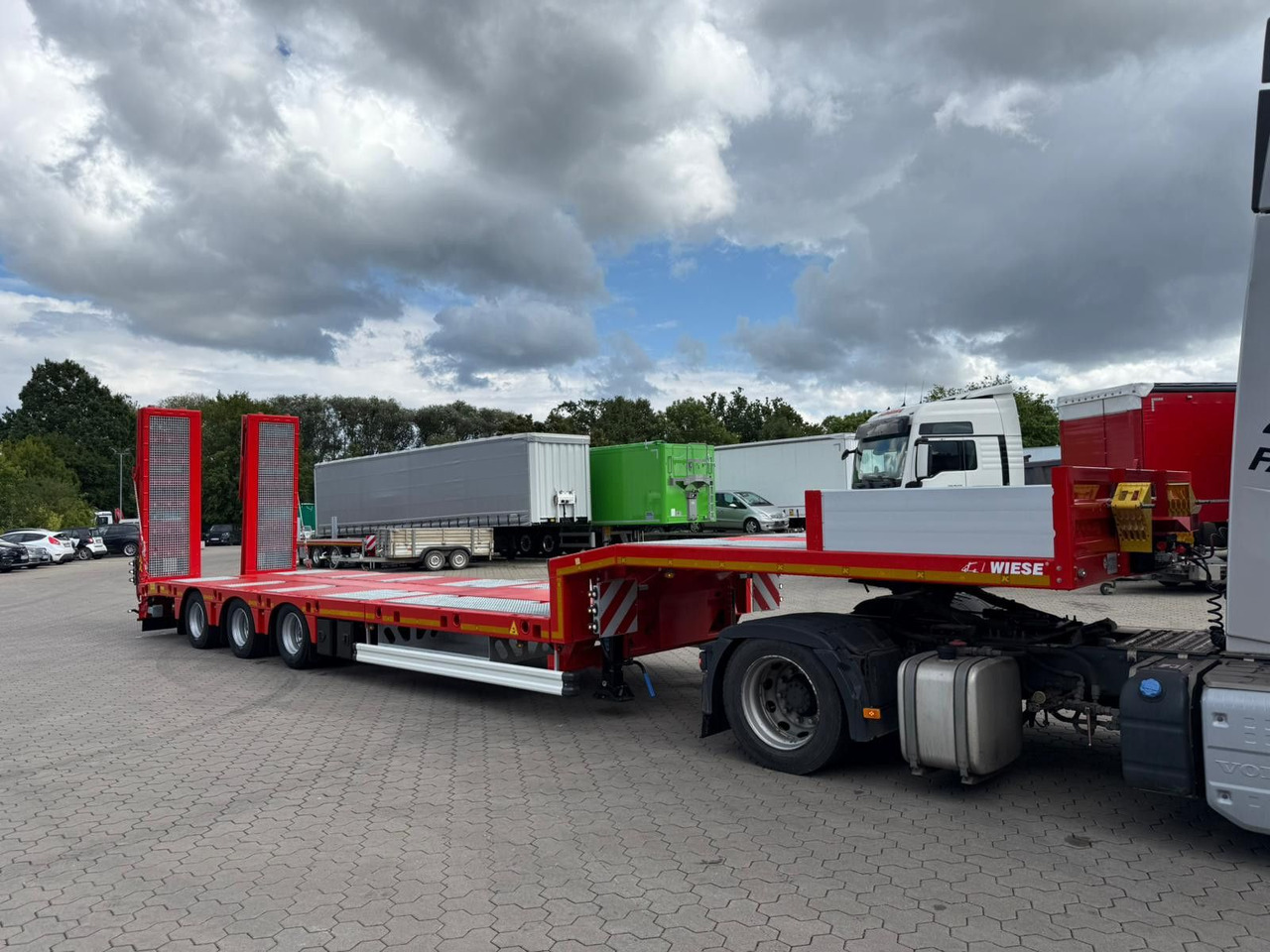 Kässbohrer SLS.HS Tieflader mit hydr. Schwanenhals Kässbohrer SLS.HS Tieflader mit hydr. Schwanenhals - Semiremorcă transport agabaritic: Foto 3 Kässbohrer SLS.HS Tieflader mit hydr. Schwanenhals Kässbohrer SLS.HS Tieflader mit hydr. Schwanenhals - Semiremorcă transport agabaritic: Foto 3