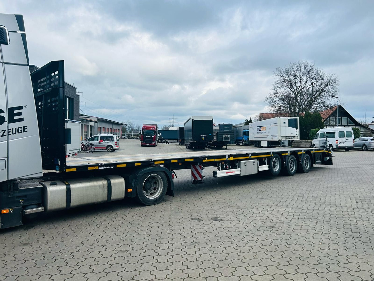 Kässbohrer SPS Mega Schwerlast Plattform Lenkachse - Semiremorcă platformă: Foto 3 Kässbohrer SPS Mega Schwerlast Plattform Lenkachse - Semiremorcă platformă: Foto 3