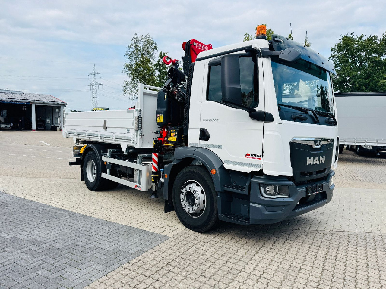 MAN 18.320 4x2 mit Fassi Ladekran Sofort Verfügbar - Camion basculantă, Camion cu macara: Foto 2 MAN 18.320 4x2 mit Fassi Ladekran Sofort Verfügbar - Camion basculantă, Camion cu macara: Foto 2