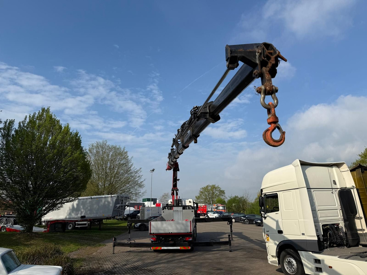 MAN 35.520 8x4 Kran Fassi F800, OHNE ABSTÜTZÜBERWACH - Camion cu macara: Foto 4 MAN 35.520 8x4 Kran Fassi F800, OHNE ABSTÜTZÜBERWACH - Camion cu macara: Foto 4