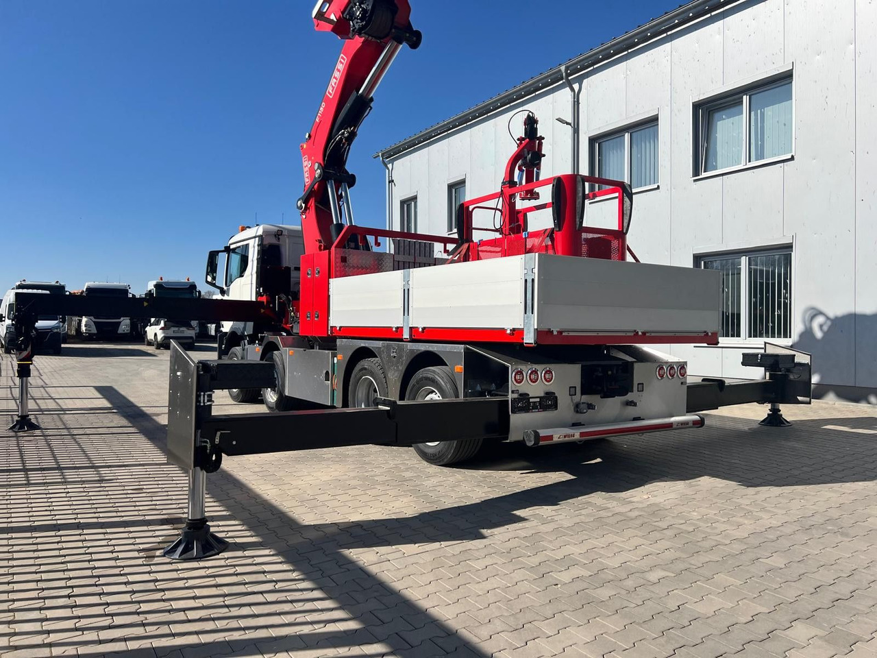 MAN 8x4 mit F1150RA.2.28 L616 Winde, 2.per. Korb - Camion cu macara: Foto 3 MAN 8x4 mit F1150RA.2.28 L616 Winde, 2.per. Korb - Camion cu macara: Foto 3