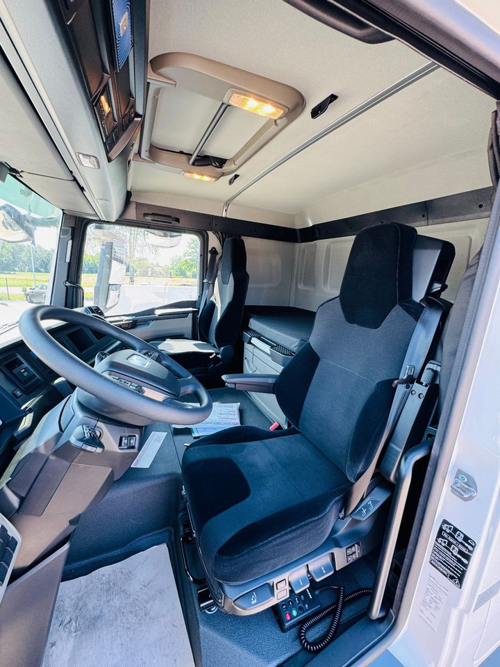 MAN TGS 32.510 mit F710 Frontkran sofort - Camion platformă, Camion cu macara: Foto 5 MAN TGS 32.510 mit F710 Frontkran sofort - Camion platformă, Camion cu macara: Foto 5