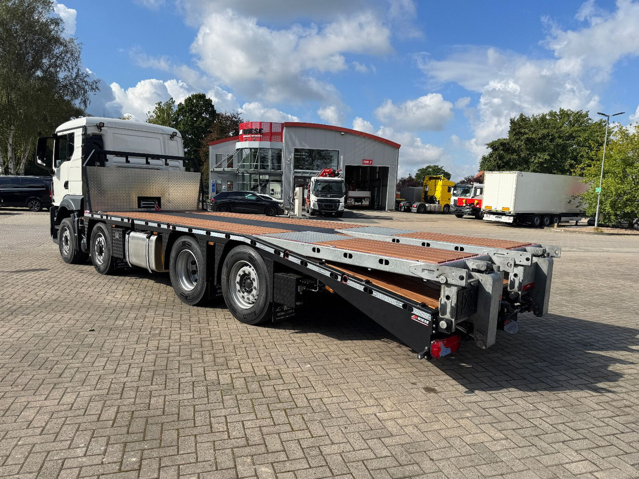 MAN TGS 35.520 8x2H Baumaschinentransporter - Maşină de tractare: Foto 3 MAN TGS 35.520 8x2H Baumaschinentransporter - Maşină de tractare: Foto 3