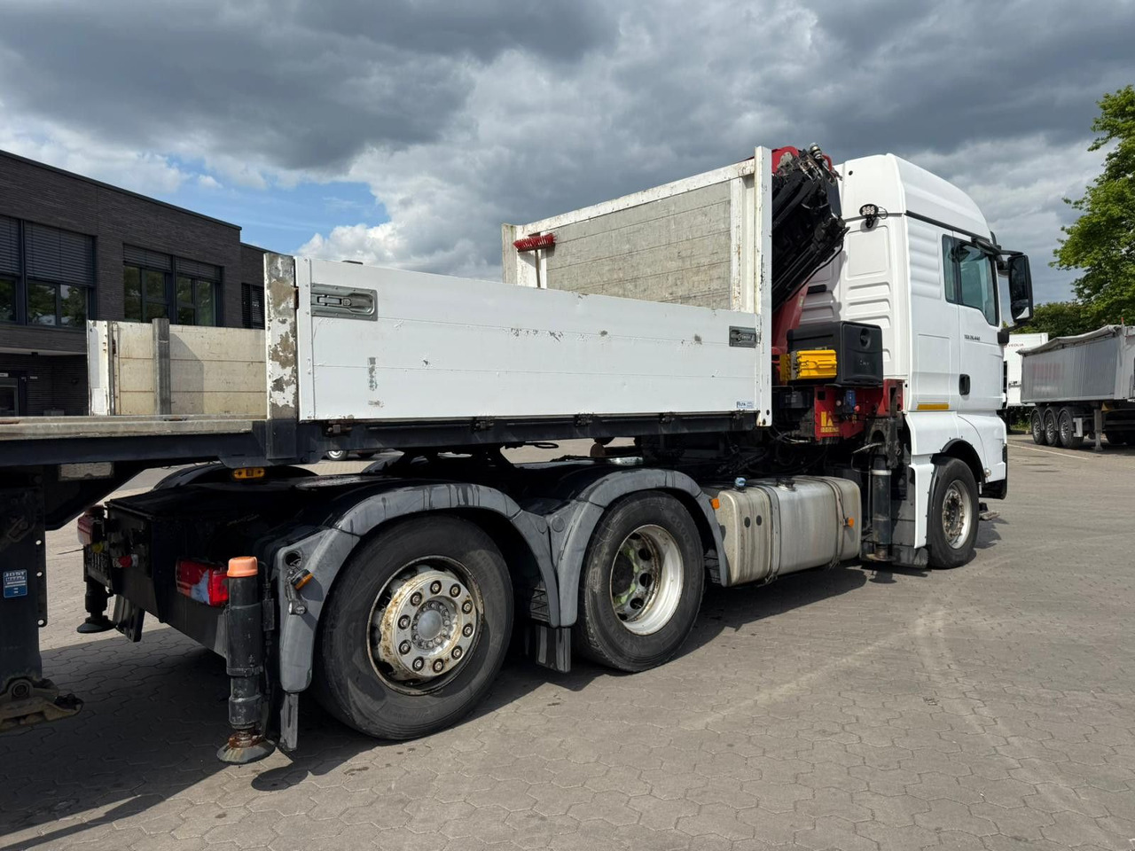 MAN TGX 26.440 6x2 mit HMF 3000-5 Kran - Camion cu macara: Foto 4 MAN TGX 26.440 6x2 mit HMF 3000-5 Kran - Camion cu macara: Foto 4