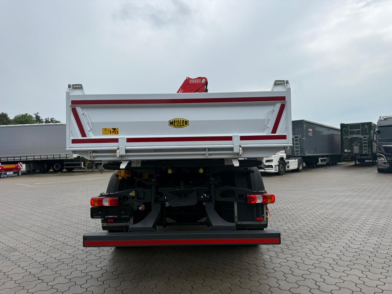 Mercedes-Benz Arocs 1835 4x4 Allrad Fassi F135 Kran Kipper - Camion basculantă, Camion cu macara: Foto 5 Mercedes-Benz Arocs 1835 4x4 Allrad Fassi F135 Kran Kipper - Camion basculantă, Camion cu macara: Foto 5