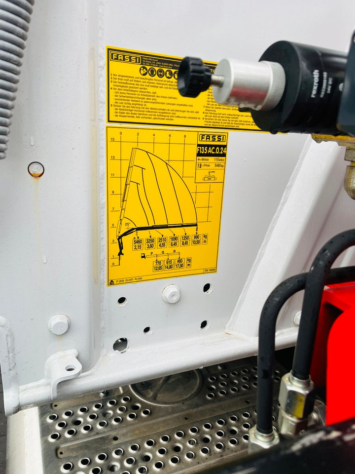 Mercedes-Benz Arocs 1835 4x4 Meiller Fassi Kran Kipper - Camion basculantă, Camion cu macara: Foto 4 Mercedes-Benz Arocs 1835 4x4 Meiller Fassi Kran Kipper - Camion basculantă, Camion cu macara: Foto 4