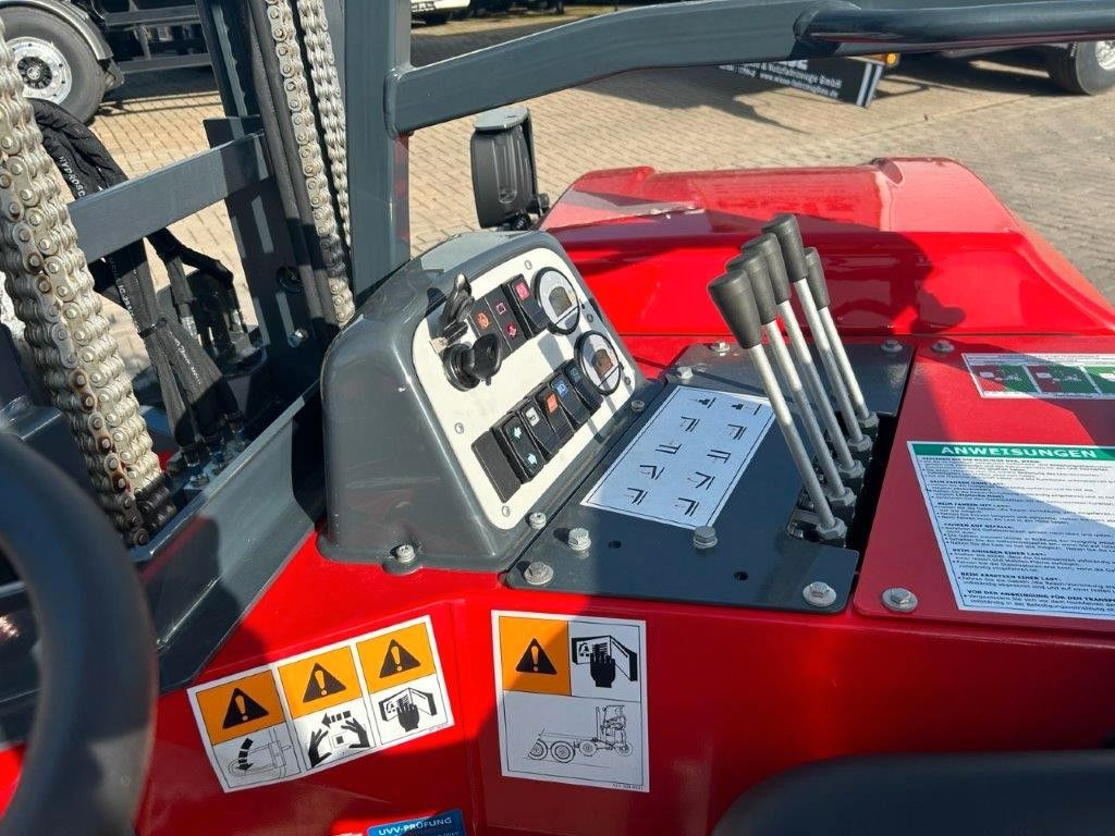 Moffett CARGOTEC - Tragkraft 2.500 kg - Stivuitor diesel: Foto 4 Moffett CARGOTEC - Tragkraft 2.500 kg - Stivuitor diesel: Foto 4