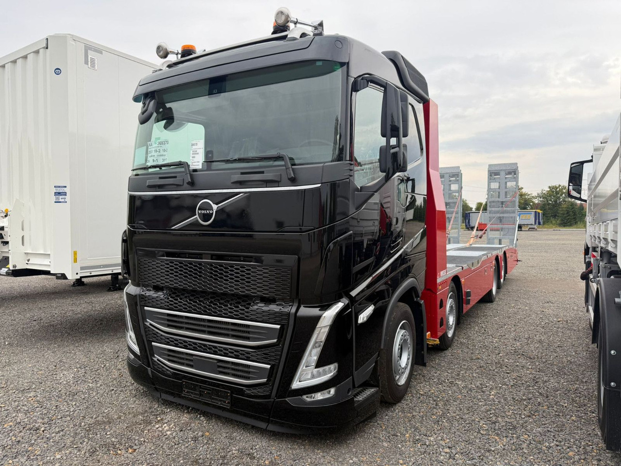 Volvo Arbeitsbühnen Baumaschinentransporter mit Rampen - Camion transport auto: Foto 2 Volvo Arbeitsbühnen Baumaschinentransporter mit Rampen - Camion transport auto: Foto 2