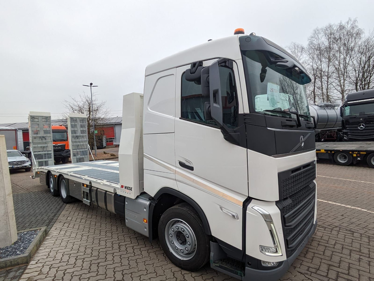 Volvo FH 420 Maschinentransporter Rampennen. - Maşină de tractare: Foto 2 Volvo FH 420 Maschinentransporter Rampennen. - Maşină de tractare: Foto 2