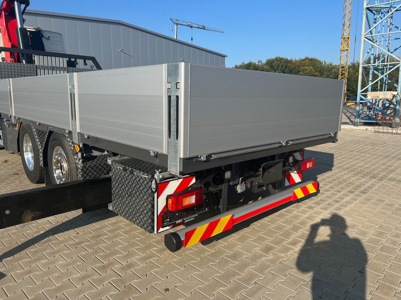 Volvo FH 500 8x2 Kran F710 RA2.26 - Camion cu macara: Foto 3 Volvo FH 500 8x2 Kran F710 RA2.26 - Camion cu macara: Foto 3