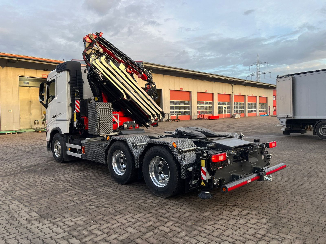 Volvo FH500 6x2 mit Fassi F545 2.27 JIB Winde sofort - Camion cu macara: Foto 4 Volvo FH500 6x2 mit Fassi F545 2.27 JIB Winde sofort - Camion cu macara: Foto 4