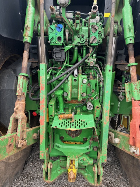 JOHN DEERE 6210R - Tractor agricol: Foto 4 JOHN DEERE 6210R - Tractor agricol: Foto 4