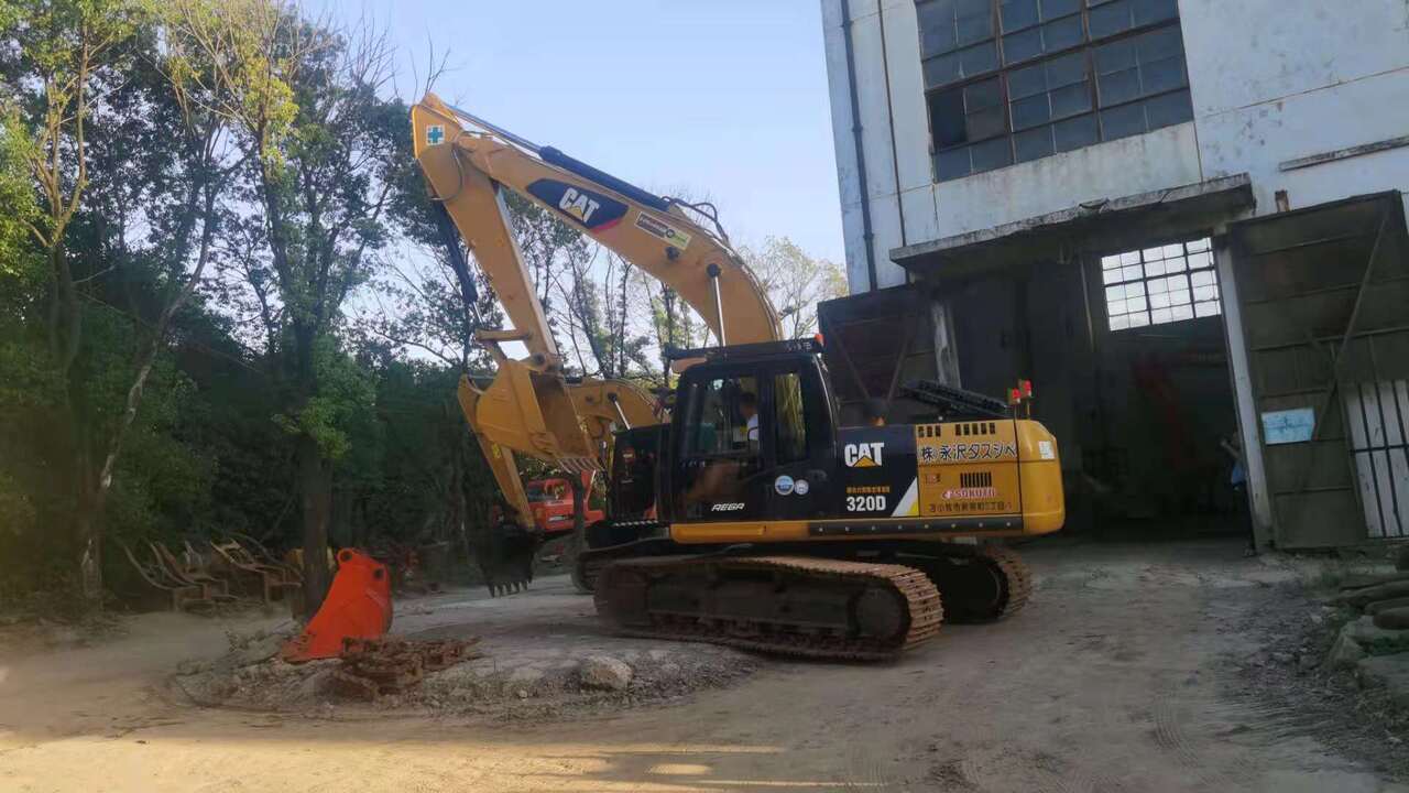 CATERPILLAR 320D - Excavator pe şenile: Foto 1 CATERPILLAR 320D - Excavator pe şenile: Foto 1