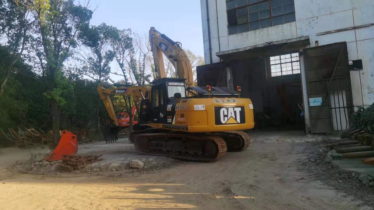 CATERPILLAR 320D - Excavator pe şenile: Foto 3 CATERPILLAR 320D - Excavator pe şenile: Foto 3