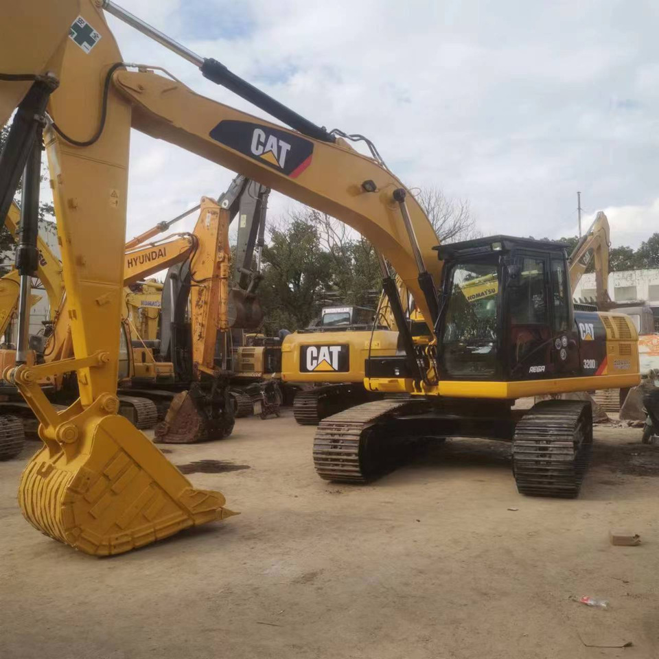 CATERPILLAR 320D2 - Excavator pe şenile: Foto 3 CATERPILLAR 320D2 - Excavator pe şenile: Foto 3