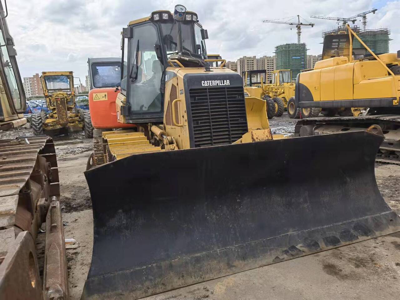 CATERPILLAR D5K - Buldozer: Foto 4 CATERPILLAR D5K - Buldozer: Foto 4