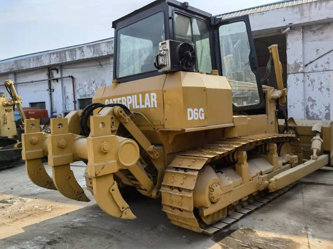 CATERPILLAR D6G - Buldozer: Foto 3 CATERPILLAR D6G - Buldozer: Foto 3
