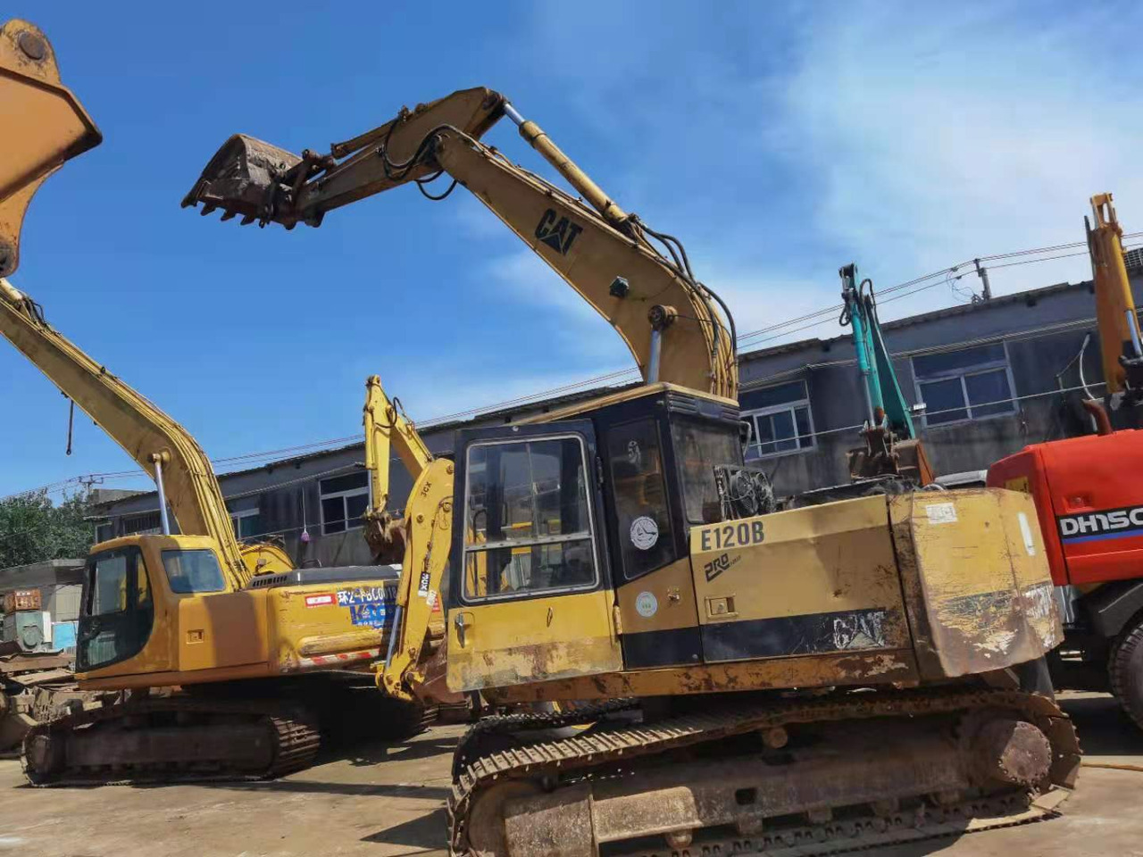 CATERPILLAR E120B - Excavator: Foto 3 CATERPILLAR E120B - Excavator: Foto 3