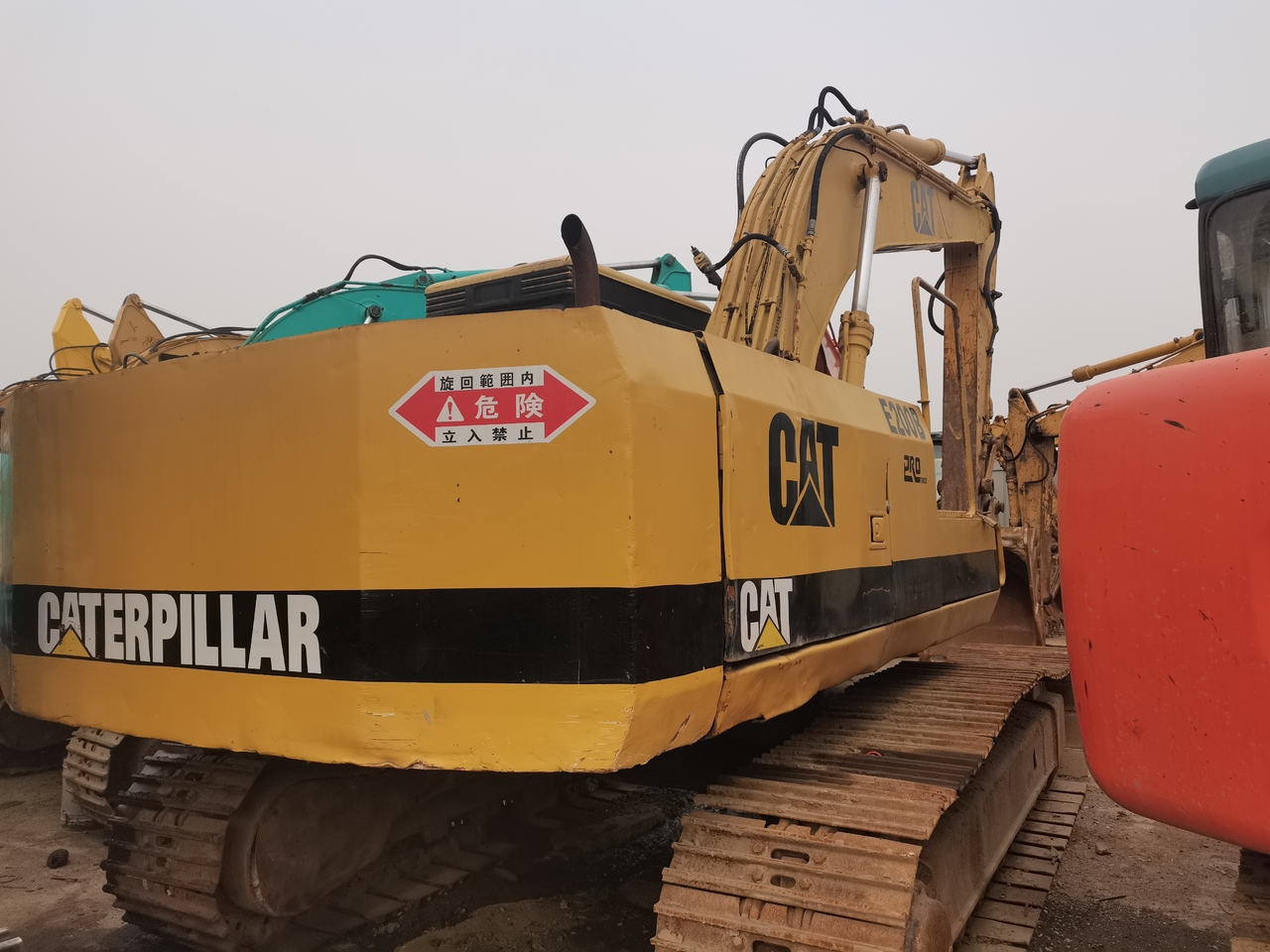 CATERPILLAR E200 - Excavator pe şenile: Foto 3 CATERPILLAR E200 - Excavator pe şenile: Foto 3