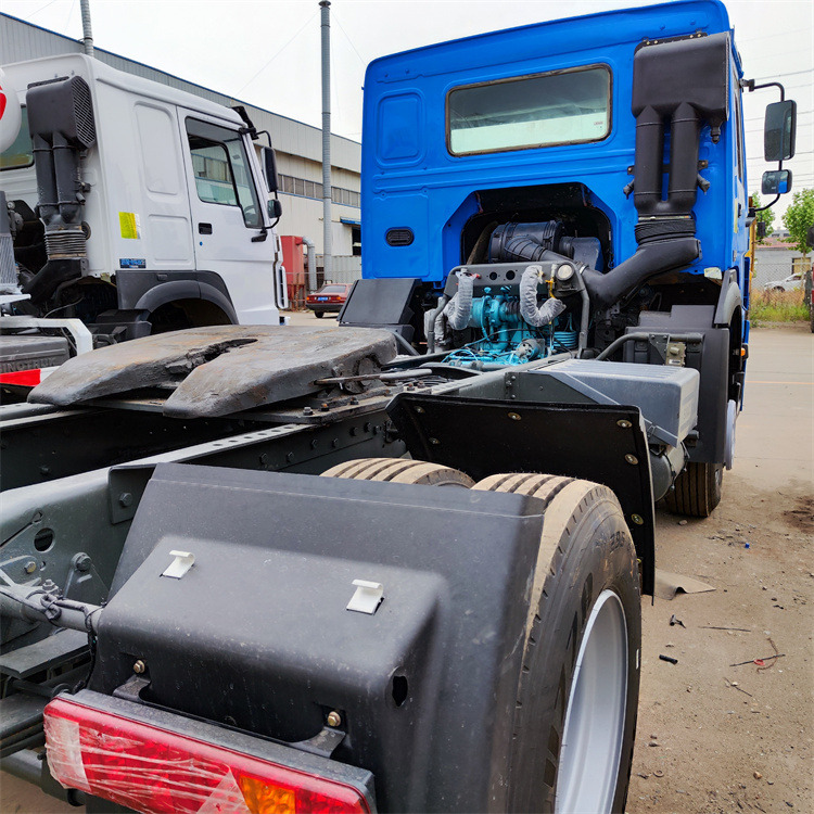 HOWO HOWO 6x4 336 truck tractors - Cap tractor: Foto 4 HOWO HOWO 6x4 336 truck tractors - Cap tractor: Foto 4