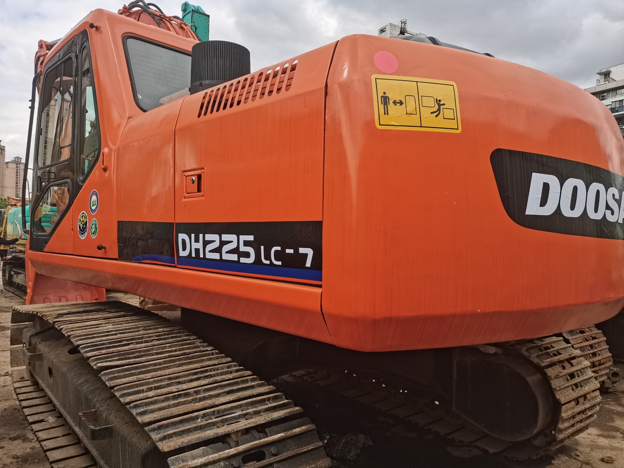DOOSAN DH225LC-7 - Excavator pe şenile: Foto 2 DOOSAN DH225LC-7 - Excavator pe şenile: Foto 2