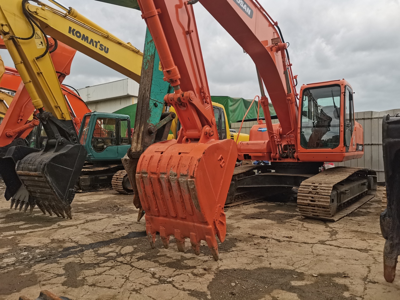DOOSAN DH225LC-7 - Excavator pe şenile: Foto 3 DOOSAN DH225LC-7 - Excavator pe şenile: Foto 3