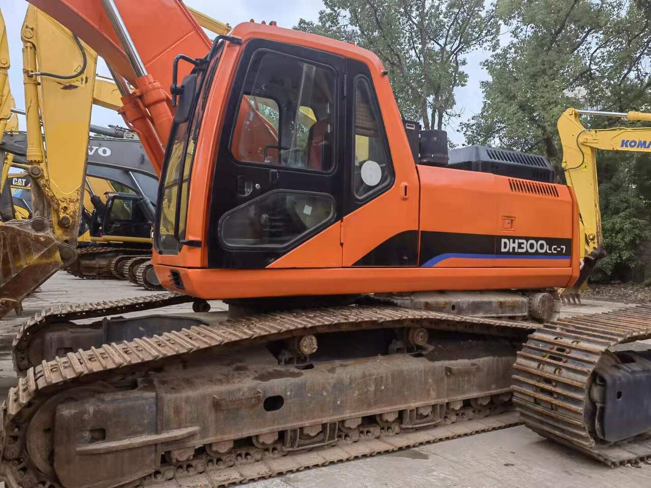 DOOSAN DH300 - Excavator pe şenile: Foto 1 DOOSAN DH300 - Excavator pe şenile: Foto 1
