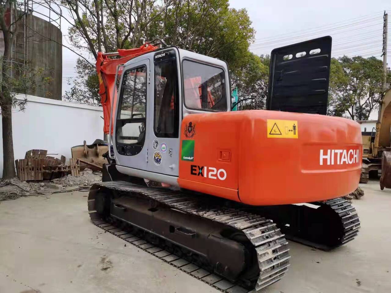 HITACHI EX120-5 - Excavator pe şenile: Foto 1 HITACHI EX120-5 - Excavator pe şenile: Foto 1
